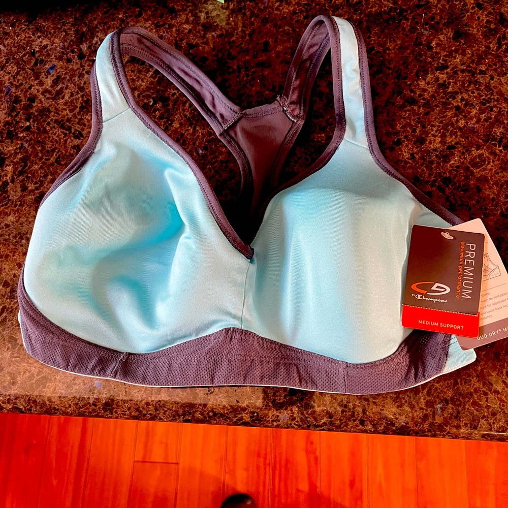 Sports bra NEW WITH TAGS. “Premium Max Performance “, “Duo Dry Max”